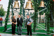 Zestaw trzech dzwonów o łącznej masie 1850 kg wykonanych dla parafii Vilkaviskis koło Mariampola na Litwie