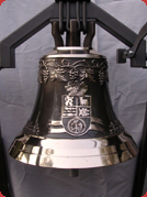 Dzwon z herbem rodowym o wadze 50 kg wykonany dla rodziny holenderskiej
